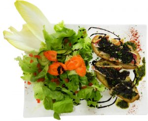 Salade + toasts rougets et tapenade