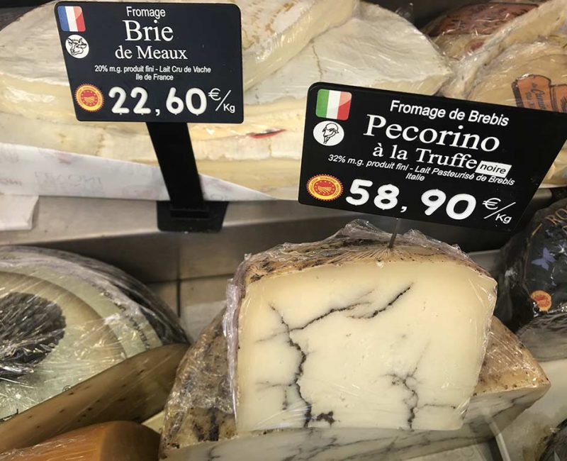 Pecorino à la truffe noire. Lait de brebis. DOP Italie