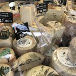 Fromages de brebis : rondin de l'Aveyron, tommes corses, pecorino, basques Ossau-Iraty et Petit Basque, manchego, fêta...